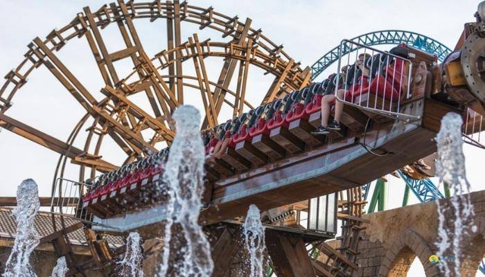 LAND OF LEGENDS VATTENPARK FR�N SIDE - UTFLYKTER I SIDE