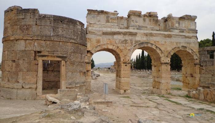 VOL EN MONTGOLFI�RE ET TOUR DE PAMUKKALE DEPUIS KEMER - EXCURSIONS � KEMER